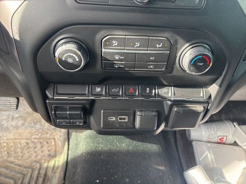 Used 2022 Chevrolet Silverado 2500 Custom w/ Custom Value Package image 15