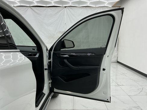 Used 2018 BMW X1 xDrive28i AWD/4WD image 19