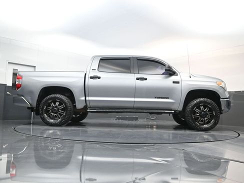 Used 2016 Toyota Tundra SR5 w/ SR5 Upgrade Package AWD/4WD image 24