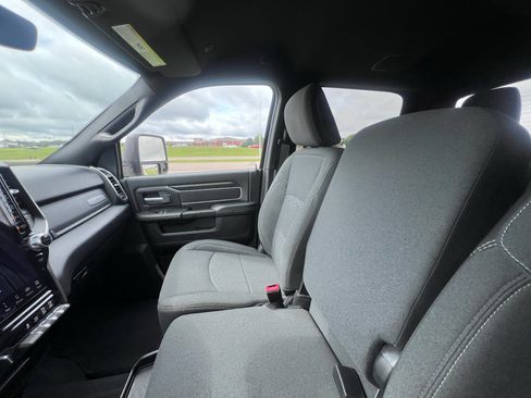 Used 2026 RAM 2500 Big Horn AWD/4WD image 25