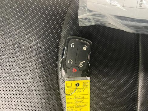 Used 2024 GMC Terrain SLT AWD/4WD image 47