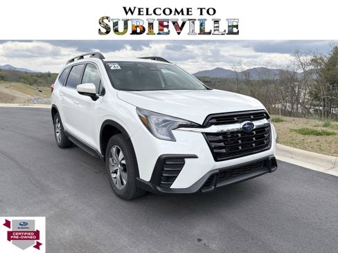 Certified 2025 Subaru Ascent Premium AWD/4WD image 1