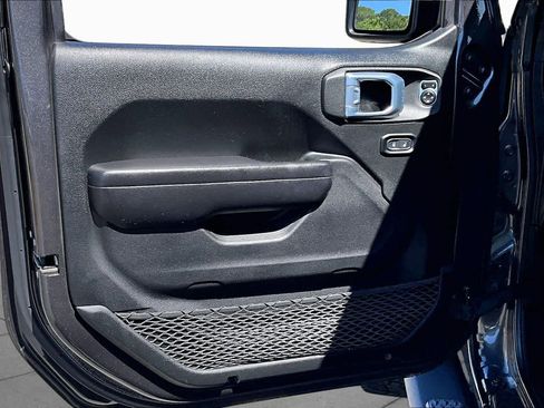 Used 2021 Jeep Gladiator Mojave AWD/4WD image 21