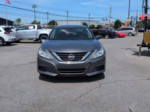 Used 2016 Nissan Altima 2.5 FWD image 3