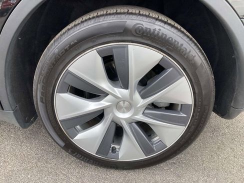 Used 2023 Tesla Model Y Long Range image 13