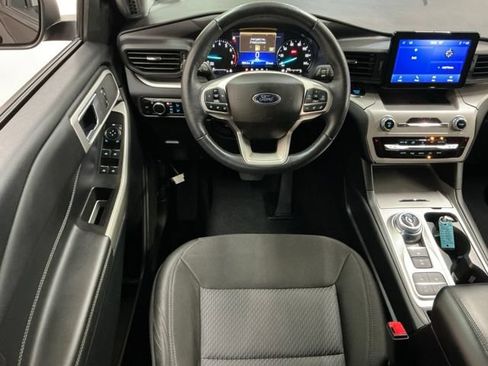 Used 2023 Ford Explorer XLT RWD image 11