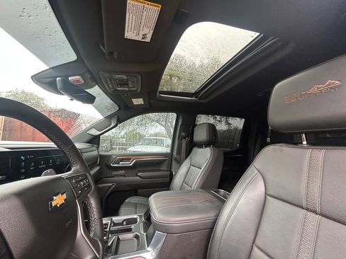Used 2023 Chevrolet Silverado 1500 High Country w/ High Country Premium Package AWD/4WD image 11