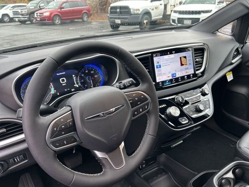 New 2026 Chrysler Voyager LX image 46