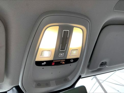 Used 2023 Volvo XC60 T8 Plus image 39