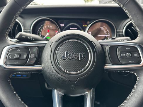 Used 2023 Jeep Wrangler Sahara image 24