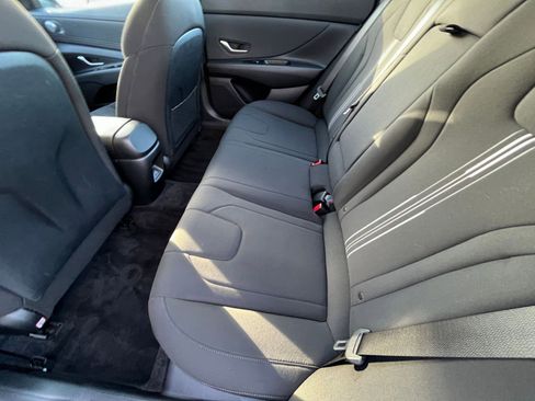 Used 2025 Hyundai Elantra SEL image 25