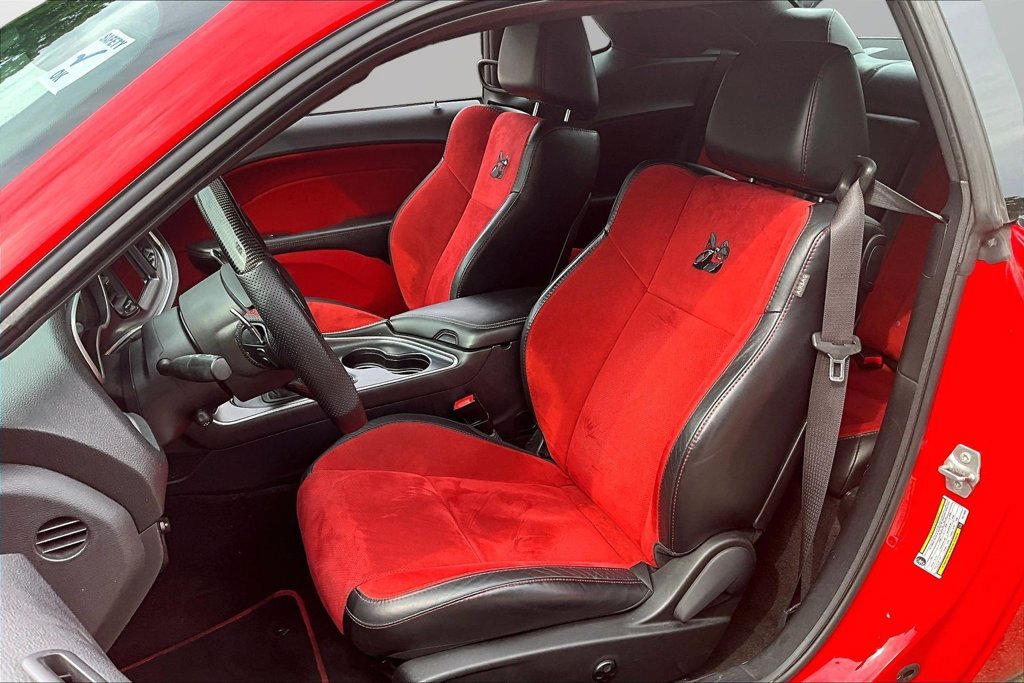 Used 2016 Dodge Challenger R/T Scat Pack RWD image 21
