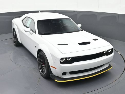 Used 2022 Dodge Challenger R/T Scat Pack RWD image 31
