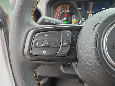 Used 2024 Jeep Wrangler Unlimited w/ Convenience Group AWD/4WD image 18
