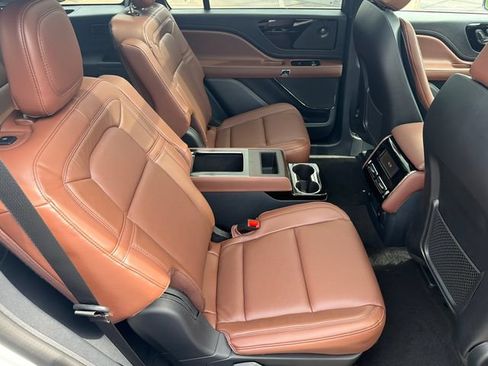 New 2026 Lincoln Aviator Reserve w/ Jet Appearance Package AWD/4WD image 17