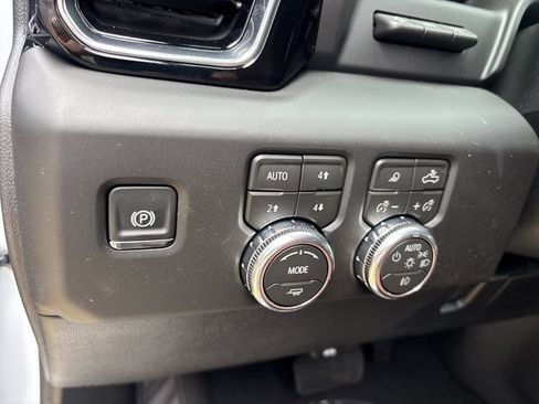 New 2026 GMC Sierra 3500 Denali Ultimate AWD/4WD image 28