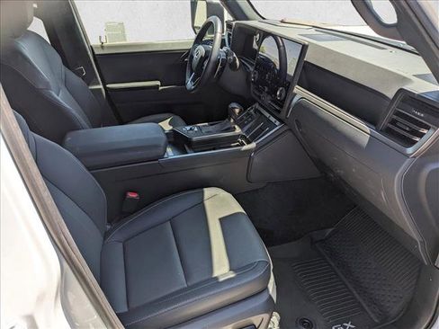 Used 2024 Lexus GX 550 w/ Cold Area Package AWD/4WD image 20