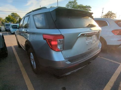 Used 2022 Ford Explorer XLT w/ Equipment Group 202A AWD/4WD image 4