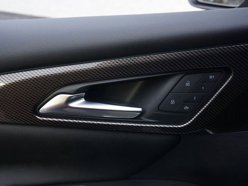 Certified 2025 Chevrolet Traverse High Country image 27