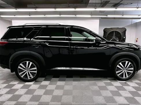 Used 2022 Nissan Pathfinder Platinum AWD/4WD image 15
