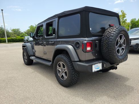 Used 2019 Jeep Wrangler Unlimited Sport S AWD/4WD image 4