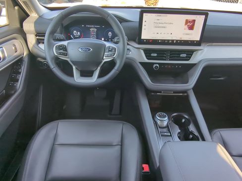 Certified 2025 Ford Explorer Active w/ Active Comfort Package image 14