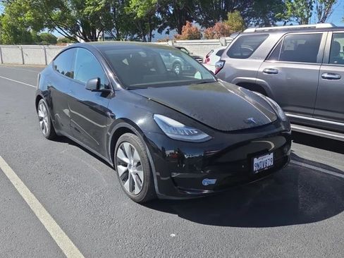 Used 2021 Tesla Model Y Long Range AWD/4WD image 1