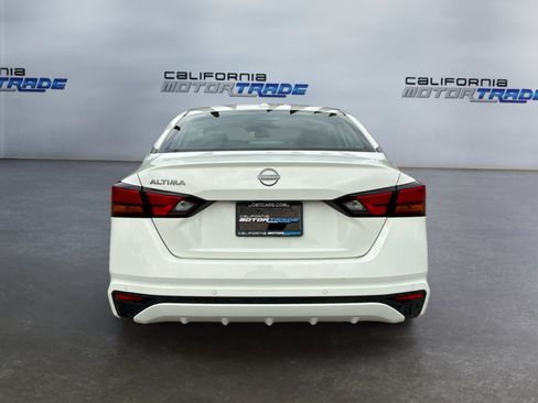 Used 2025 Nissan Altima 2.5 SV FWD image 6