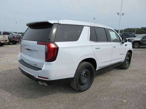 New 2026 GMC Yukon Denali w/ Denali Reserve Package AWD/4WD image 4