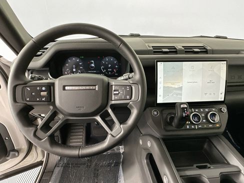 Used 2026 Land Rover Defender 110 X-Dynamic SE AWD/4WD image 11