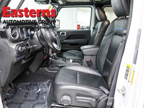 Used 2022 Jeep Wrangler Unlimited Rubicon 4xe w/ Cold Weather Group AWD/4WD image 14