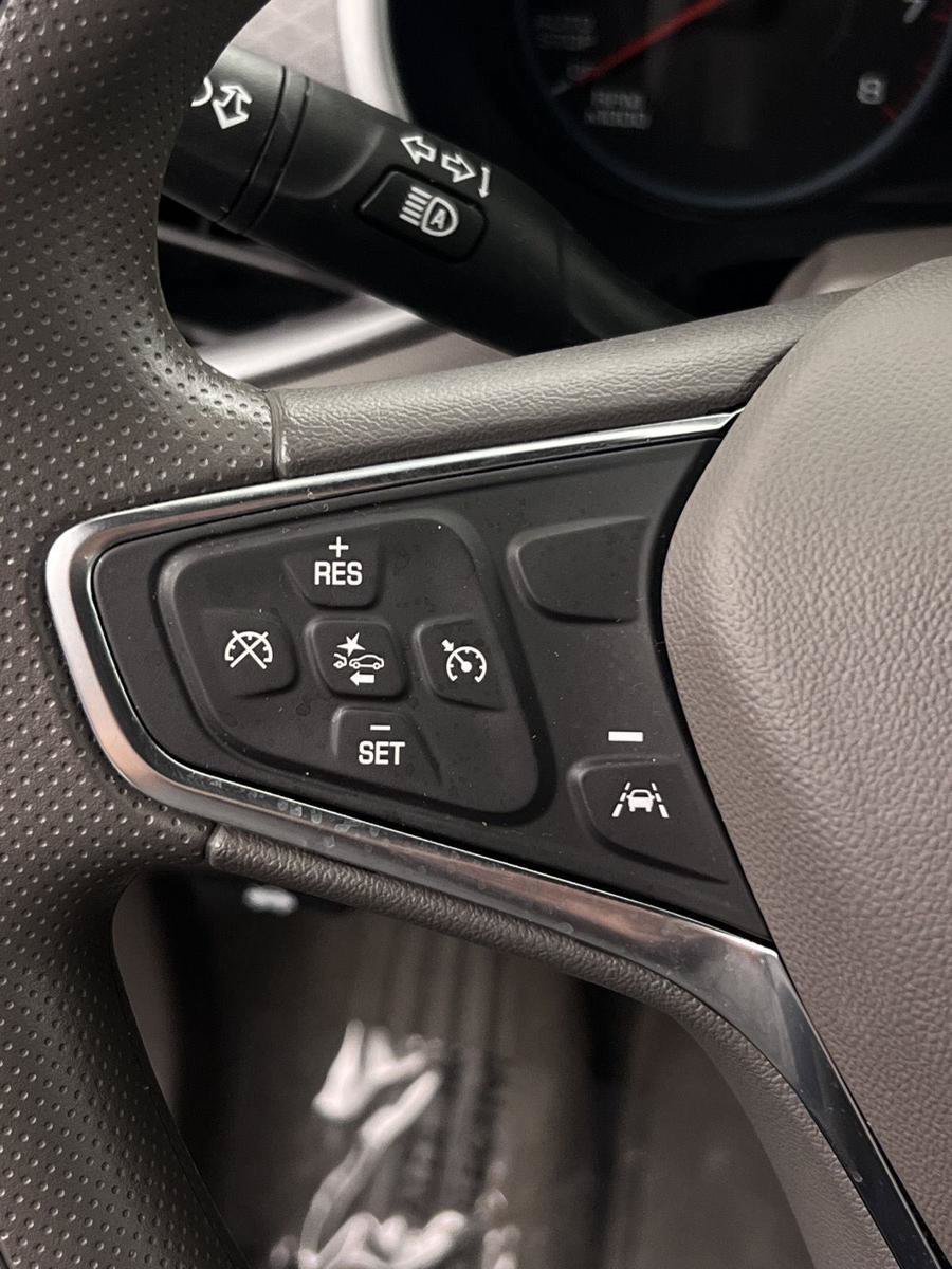 Used 2025 Chevrolet Malibu LT FWD image 12