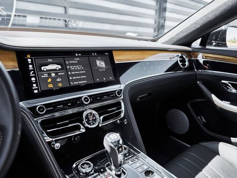 Used 2024 Bentley Flying Spur V8 AWD/4WD image 68