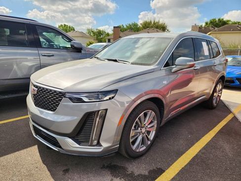 Used 2025 Cadillac XT6 Premium Luxury image 3