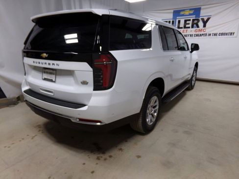 New 2025 Chevrolet Suburban LS image 6
