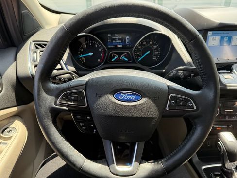 Used 2019 Ford Escape Titanium AWD/4WD image 26