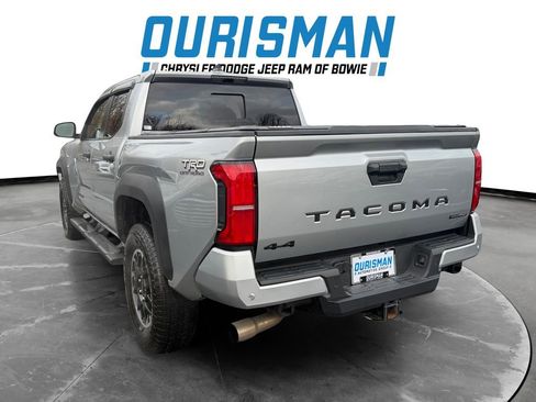Used 2025 Toyota Tacoma TRD Off-Road image 4