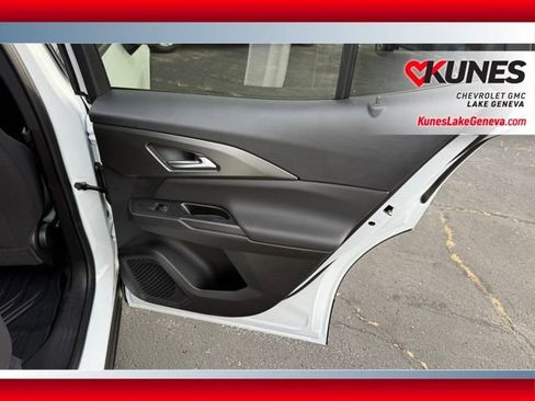 New 2026 Chevrolet Equinox EV LT w/ LPO, All-Weather Mat Package image 17