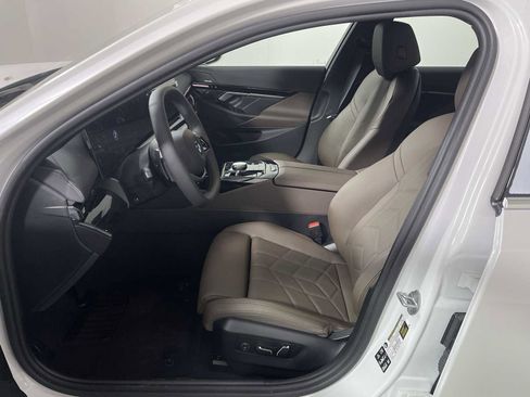 New 2026 BMW 530i xDrive w/ Premium Package image 11