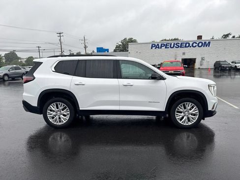 Used 2026 GMC Acadia Elevation w/ Elevation Premium Package AWD/4WD image 3