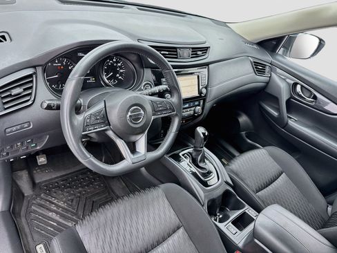 Used 2017 Nissan Rogue SV w/ SV Premium Package FWD image 7