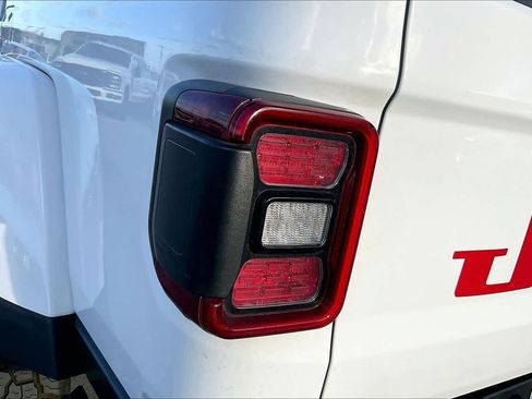 Used 2020 Jeep Gladiator Rubicon AWD/4WD image 32