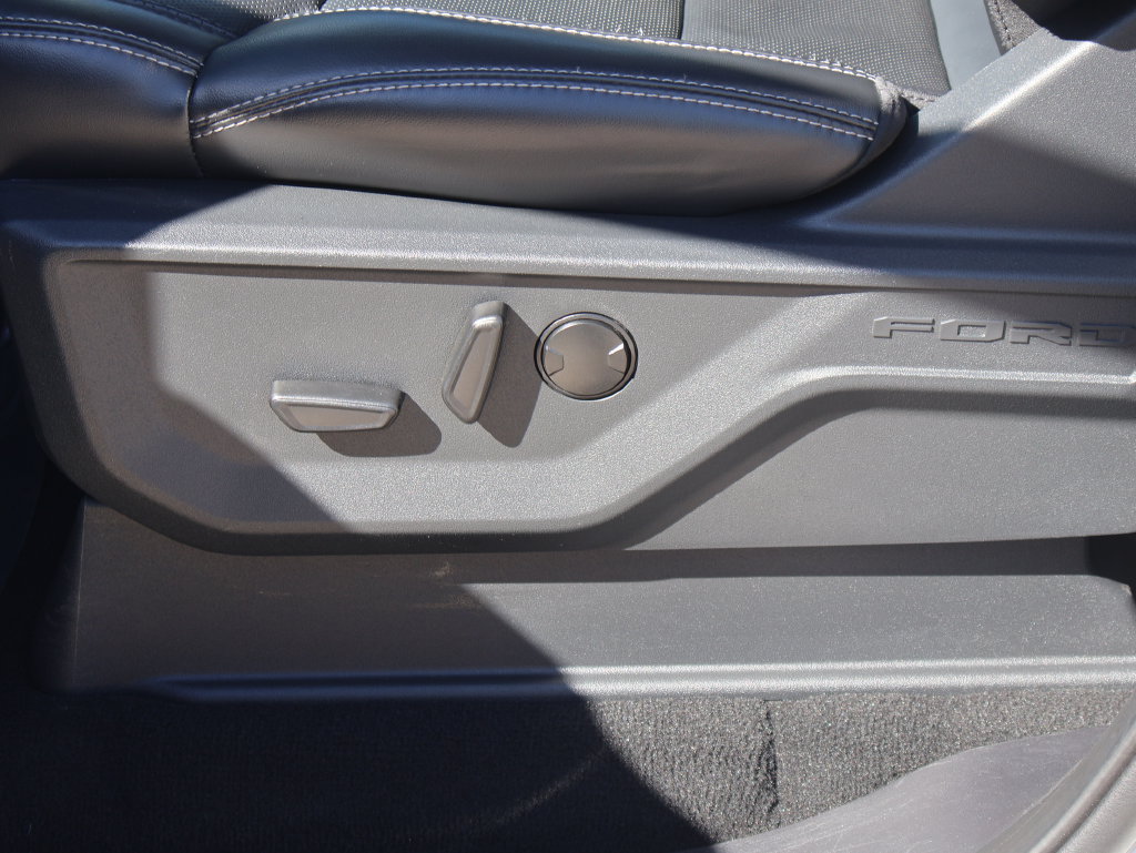 Used 2025 Ford Expedition Platinum AWD/4WD image 27