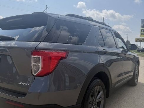 Used 2024 Ford Explorer XLT w/ Equipment Group 202A AWD/4WD image 7