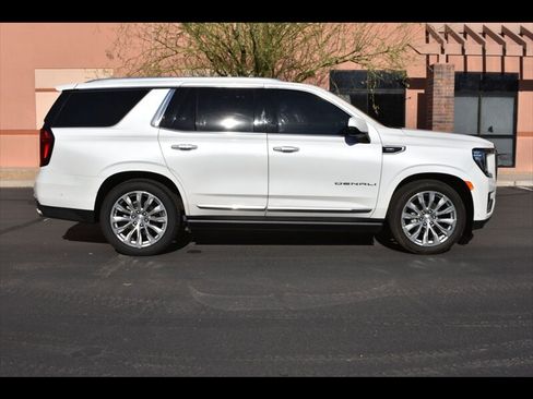 Used 2024 GMC Yukon Denali w/ Denali Reserve Package AWD/4WD image 1