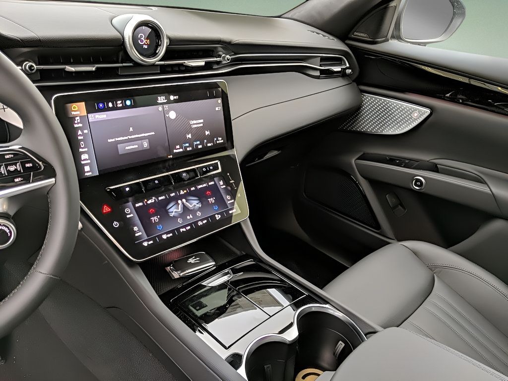 Used 2023 Maserati Grecale Modena AWD/4WD image 19