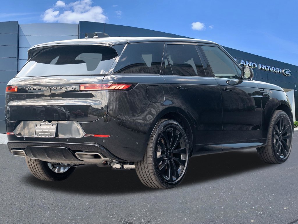 New 2027 Land Rover Range Rover Sport Dynamic SE AWD/4WD image 4