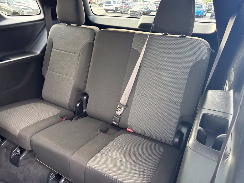 Used 2023 Chevrolet Traverse LT FWD image 27