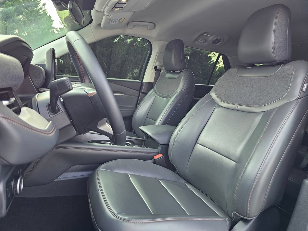 Used 2025 Ford Explorer Active w/ Active Comfort Package AWD/4WD image 14