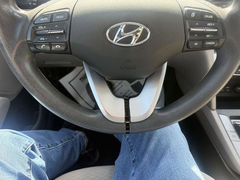 Used 2020 Hyundai Elantra SE FWD image 10